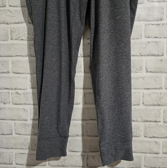 NEW Rhone Rein All Around Jogger Grey size XL - Picture 6 of 13
